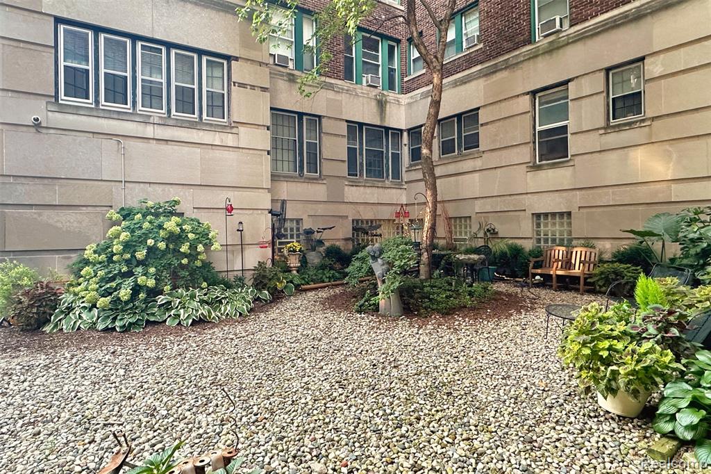 8120 E Jefferson Avenue, 1B1, Detroit, MI 48214 — Photo 26