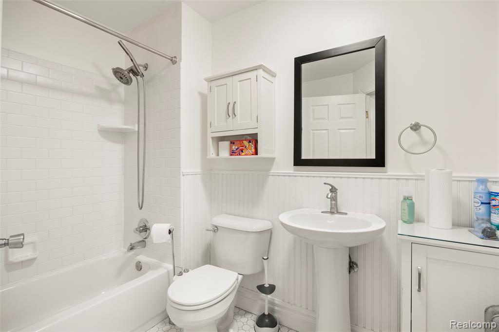 469 W Willis Street, Detroit, MI 48201 — Photo 9