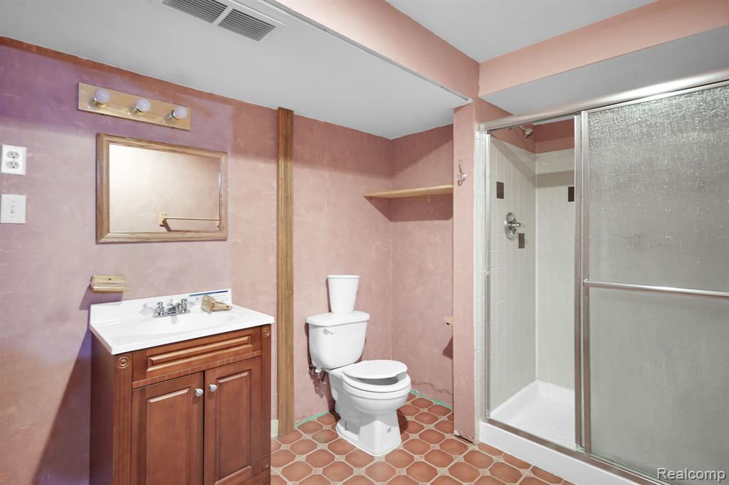 1128 Andover Circle, Commerce Twp, MI 48390 — Photo 17