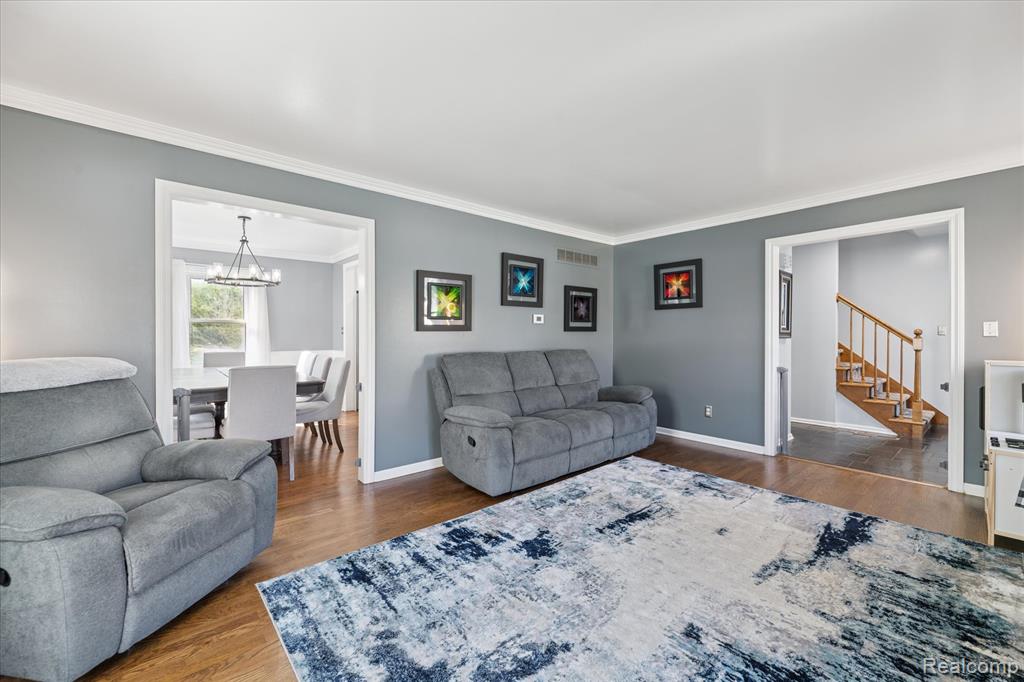 1283 Woodnoll Drive, Flint, MI 48507 — Photo 9