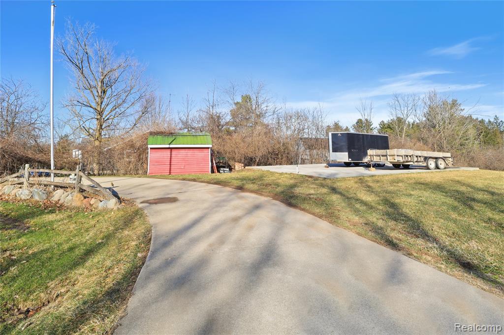 7163 Burpee Road, Grand Blanc, MI 48439 — Photo 43