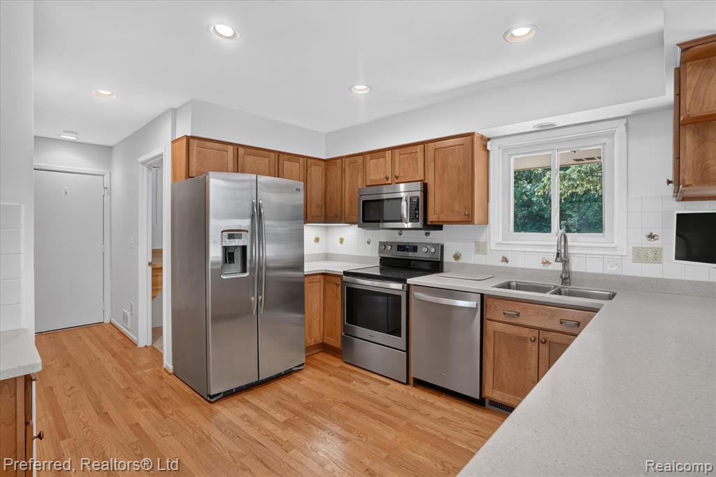 5524 Lawrence Court, Pinckney, MI 48169 — Photo 19