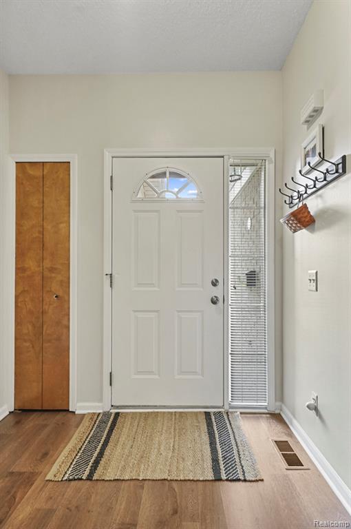 22230 Quail Run Circle, 1, South Lyon, MI 48178 — Photo 5