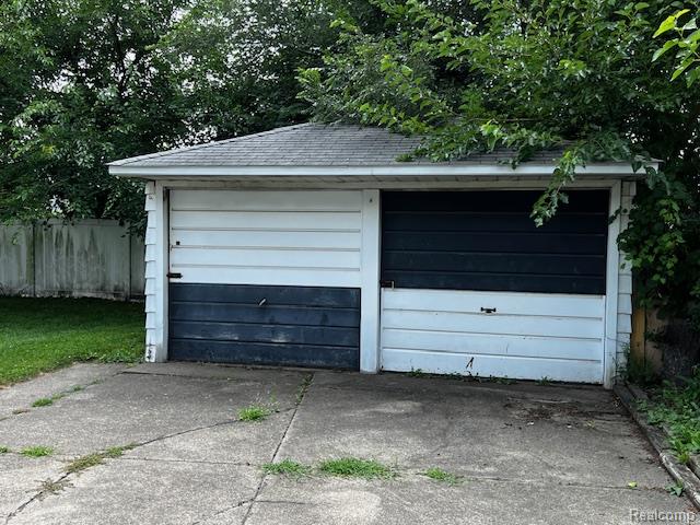750 E CHESTERFIELD Street, Ferndale, MI 48220 — Photo 21