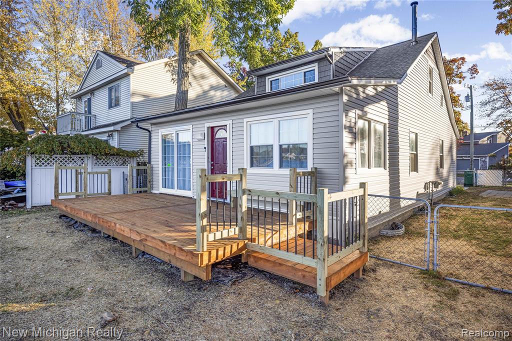 8665 Cooley Lake Road, Commerce Twp, MI 48382 — Photo 3