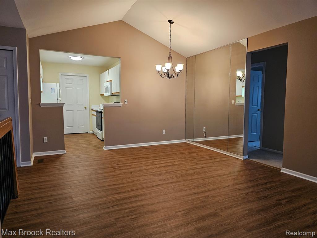 4257 BERKSHIRE Drive, Sterling Heights, MI 48314 — Photo 6