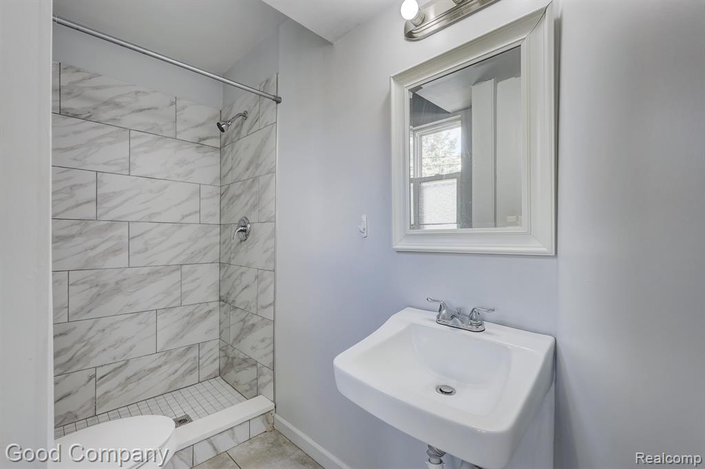 813 S Center Street, Royal Oak, MI 48067 — Photo 18