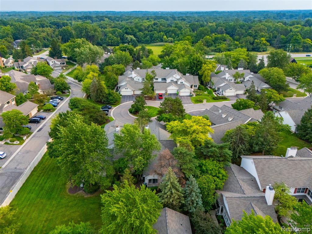 6012 Danbury Court, West Bloomfield, MI — Photo 51