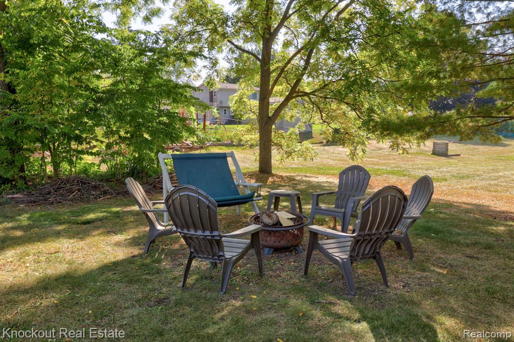 6157 Barker Circle, Waterford, MI 48329 — Photo 42