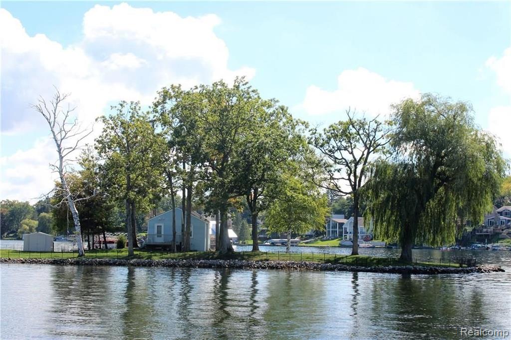 752 Preston Island, Orion, MI 48362 — Photo 27