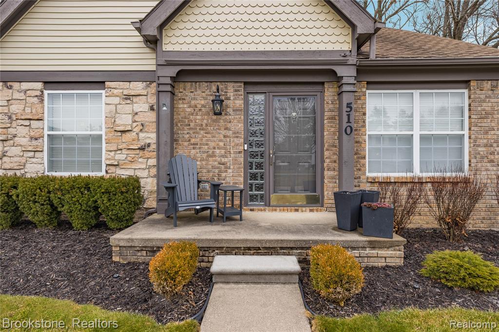 510 Woodland Hills Drive, Walled Lake, MI 48390 — Photo 6
