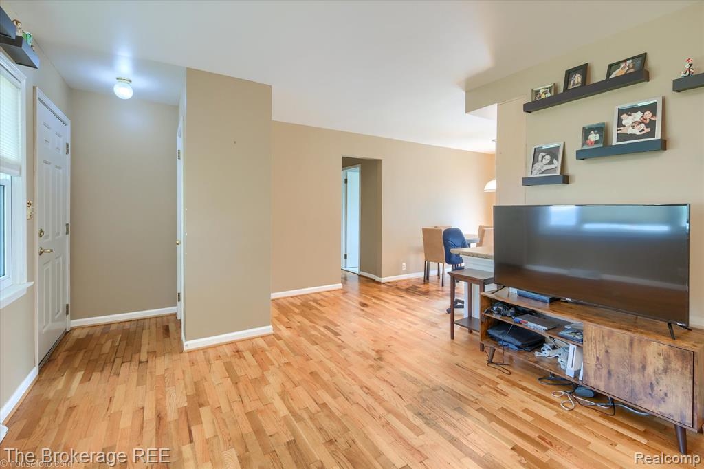 744 W Chelsea Circle, Davison, MI 48423 — Photo 9