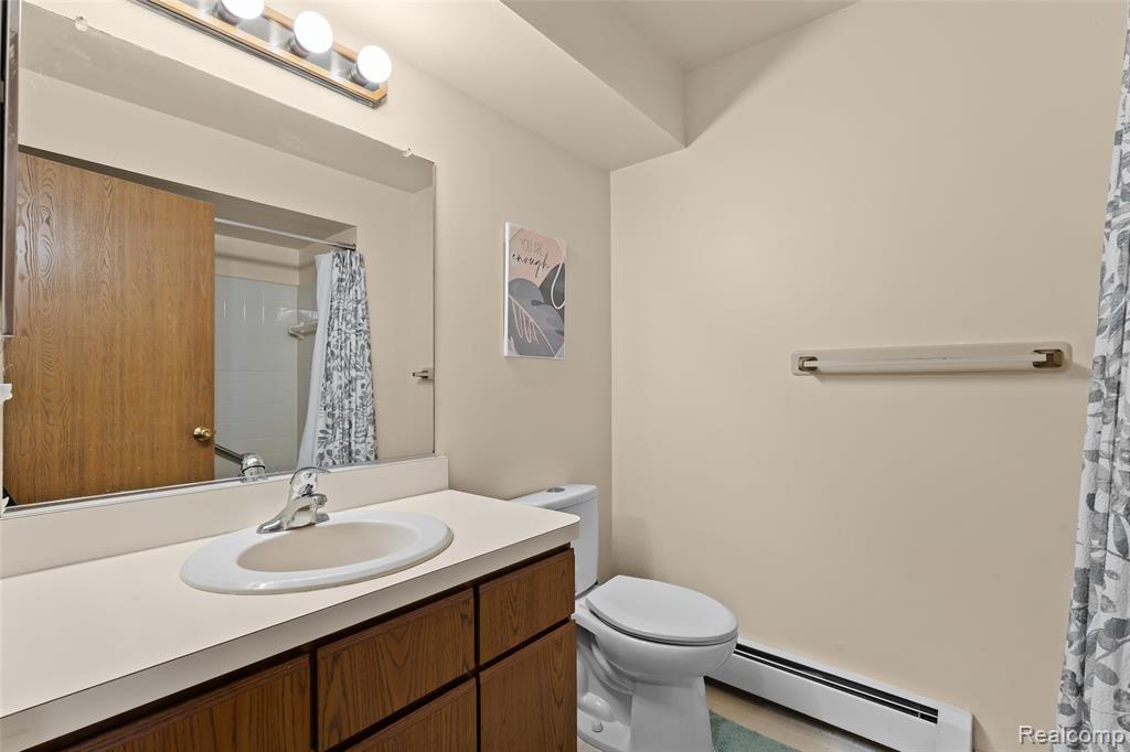 62072 Yorktown - Unit 4, South Lyon, MI 48178 — Photo 12