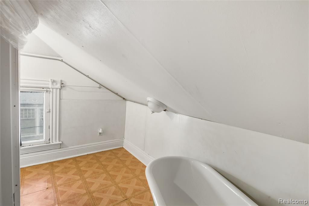 620 E 2ND Street, Flint, MI 48503 — Photo 39