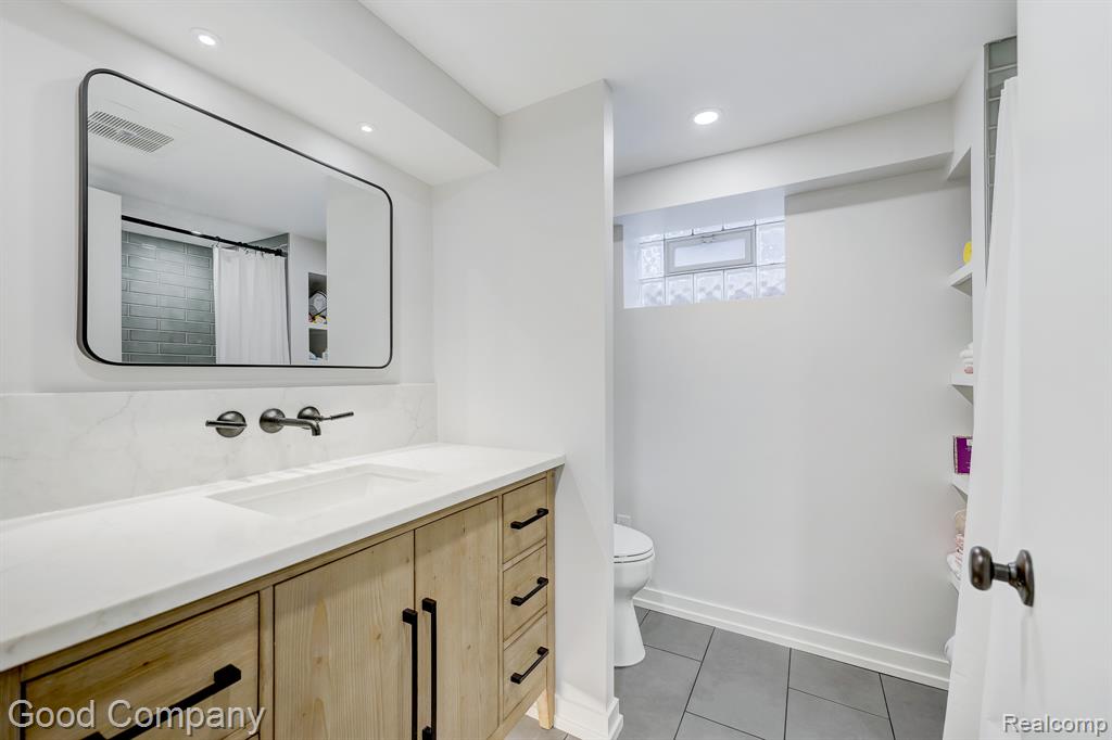 602 N Vermont Avenue, Royal Oak, MI 48067 — Photo 39