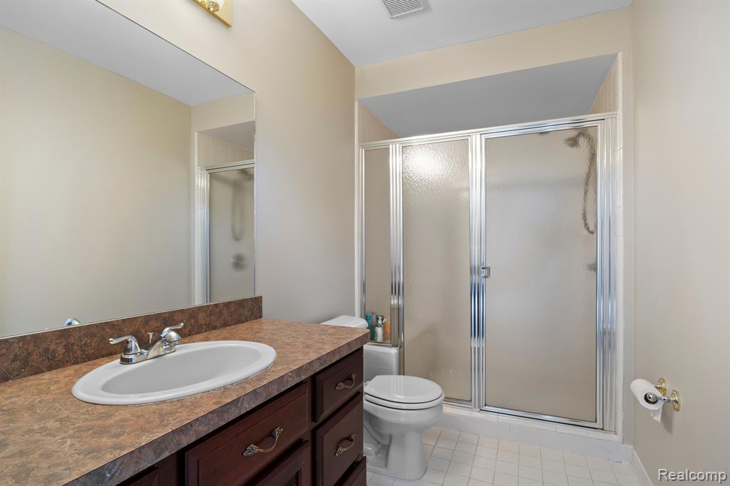 8950 WOODLORE SOUTH Drive, Plymouth, MI 48170 — Photo 36