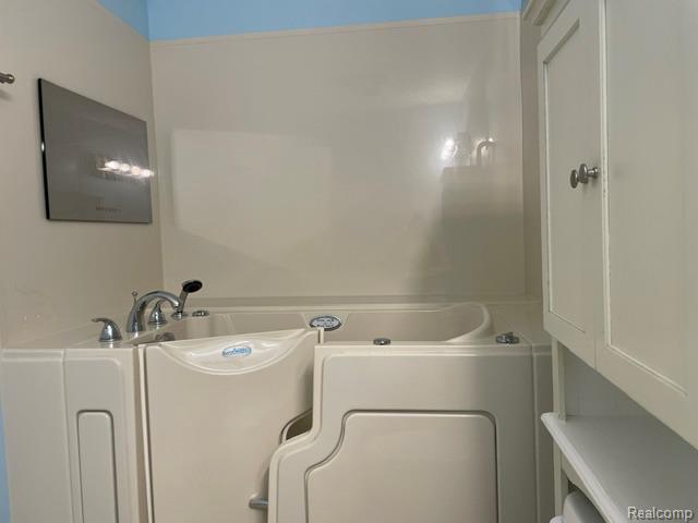 11000 Hayes Street, Grand Blanc, MI 48439 — Photo 9