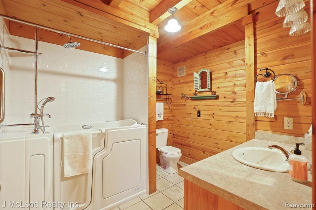 6939 TWIN CREEK Drive, Millington, MI 48746 — Photo 38