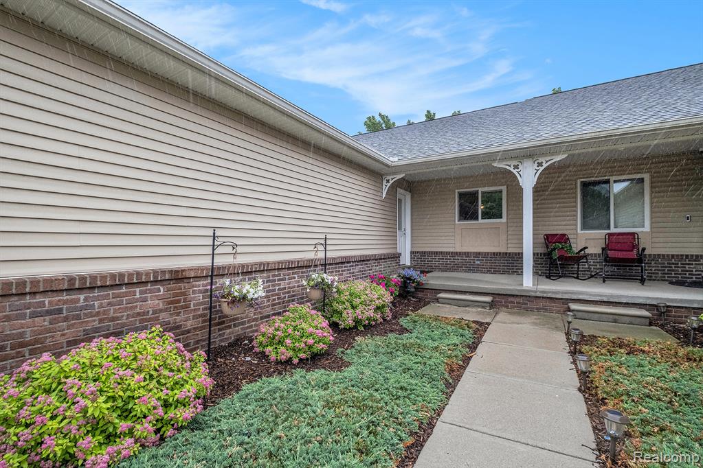 698 Shoreline Drive, Fenton, MI 48430 — Photo 4
