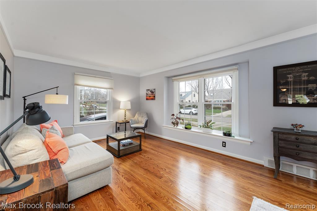 4321 Robinwood Avenue, Royal Oak, MI 48073 — Photo 4