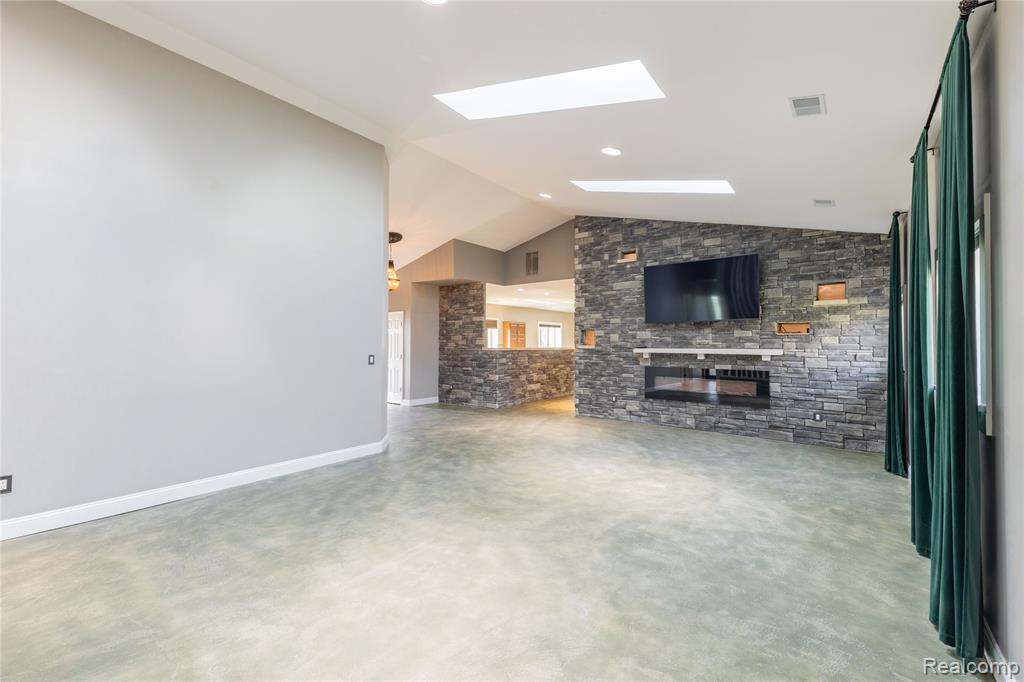 21527 Parke Lane, Grosse Ile, MI 48138 — Photo 9