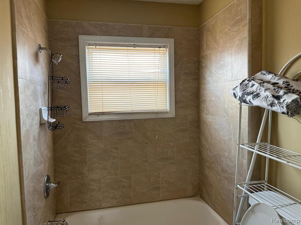6441 KENDAL Street, Dearborn, MI 48126 — Photo 8