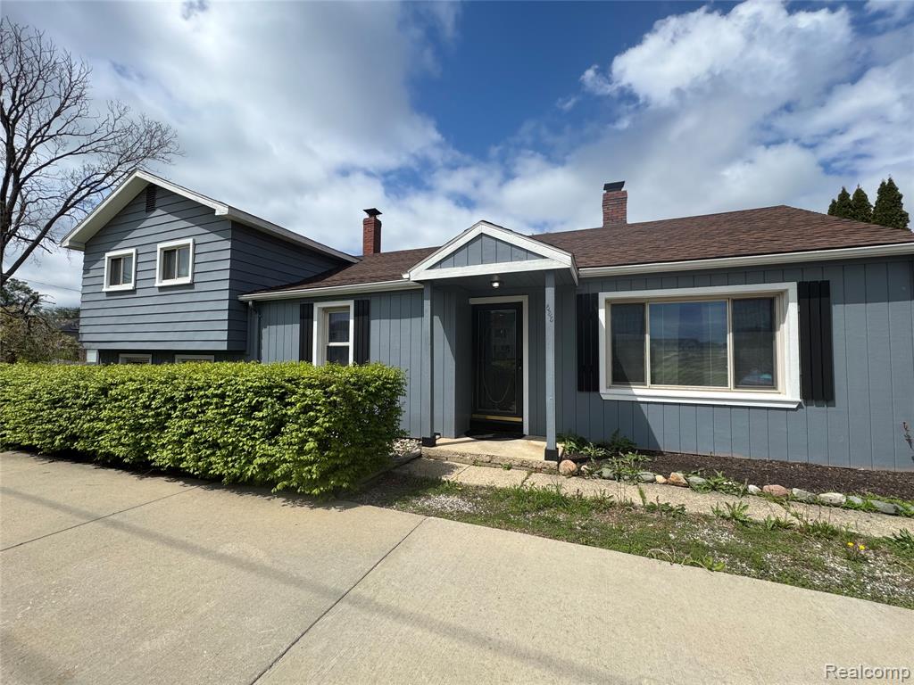 835 E Long Lake Road, Troy, MI 48085 — front exterior