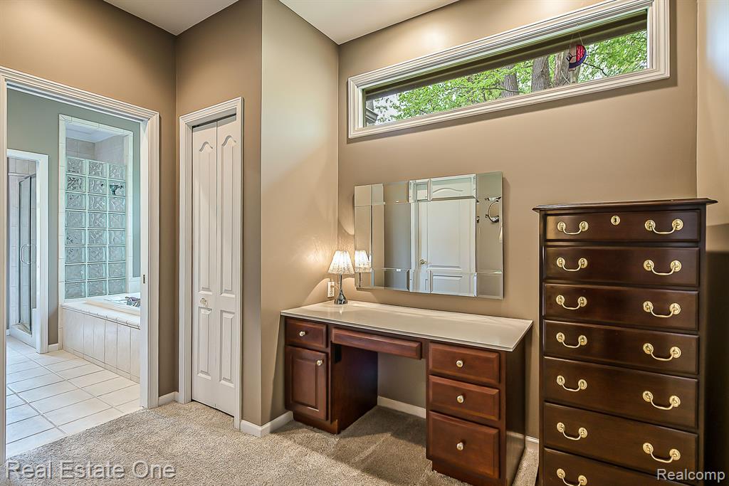 8444 CLIMBING Way, Pinckney, MI 48169 — Photo 36
