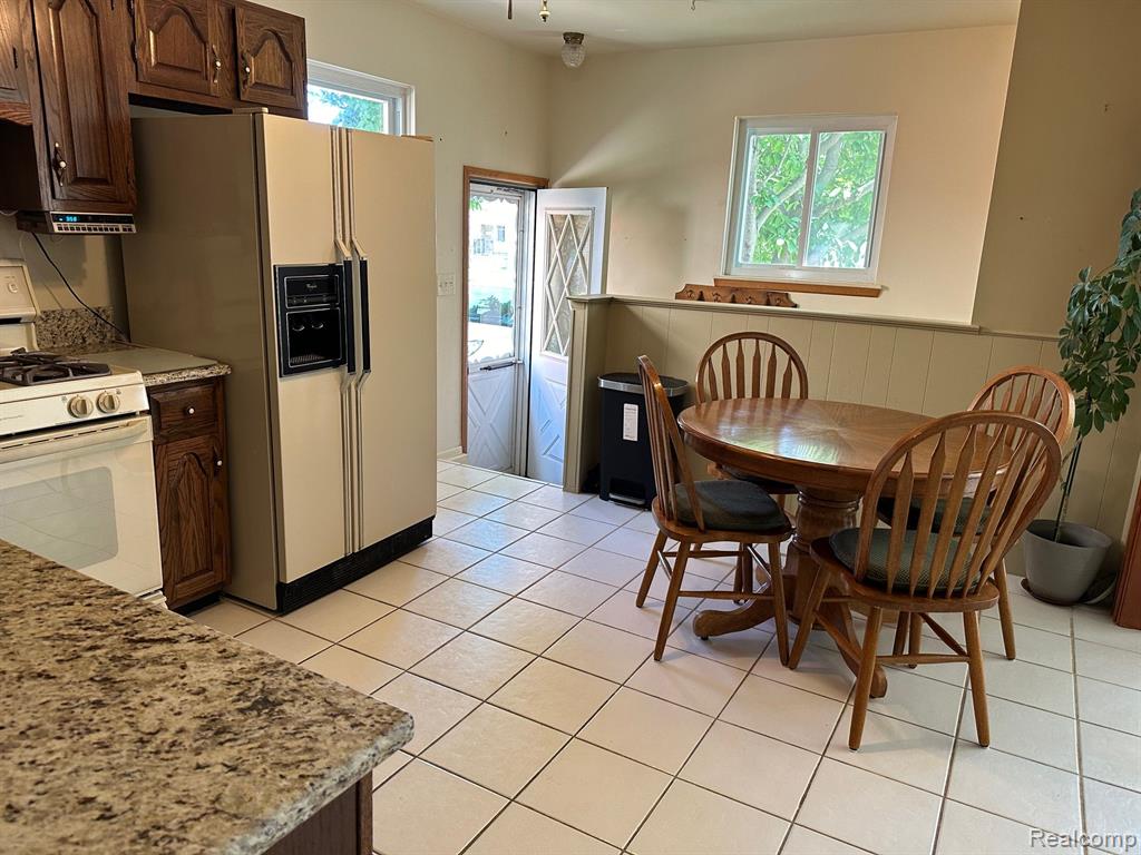 624 RIVERBANK Street, Lincoln Park, MI 48146 — Photo 9