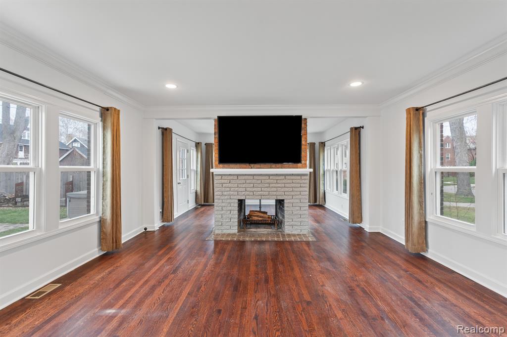 520 FISKE Drive, Detroit, MI 48214 — Photo 3