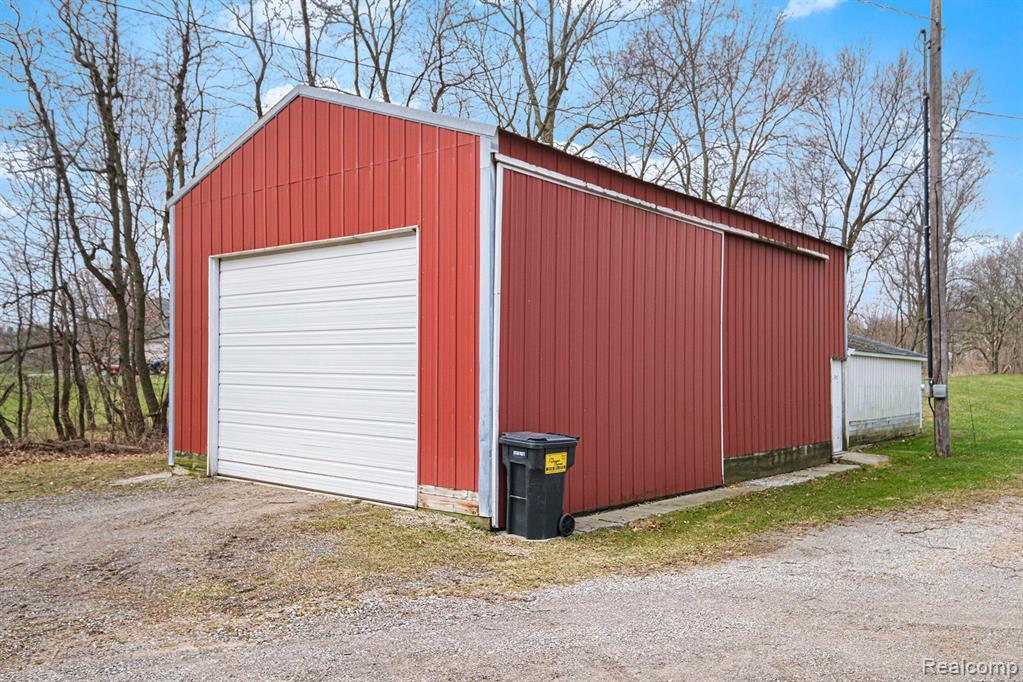 9475 Denton Hill Road, Fenton, MI 48430 — Photo 2
