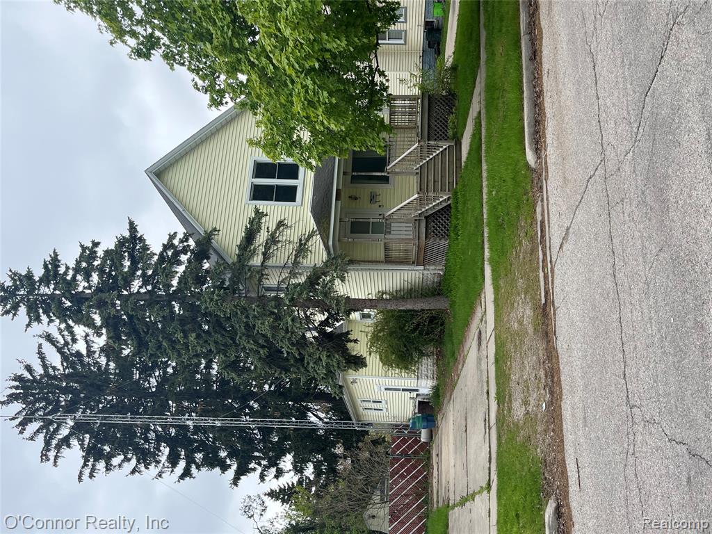 1124 Pine Street, Port Huron, MI 48060 — Photo 2