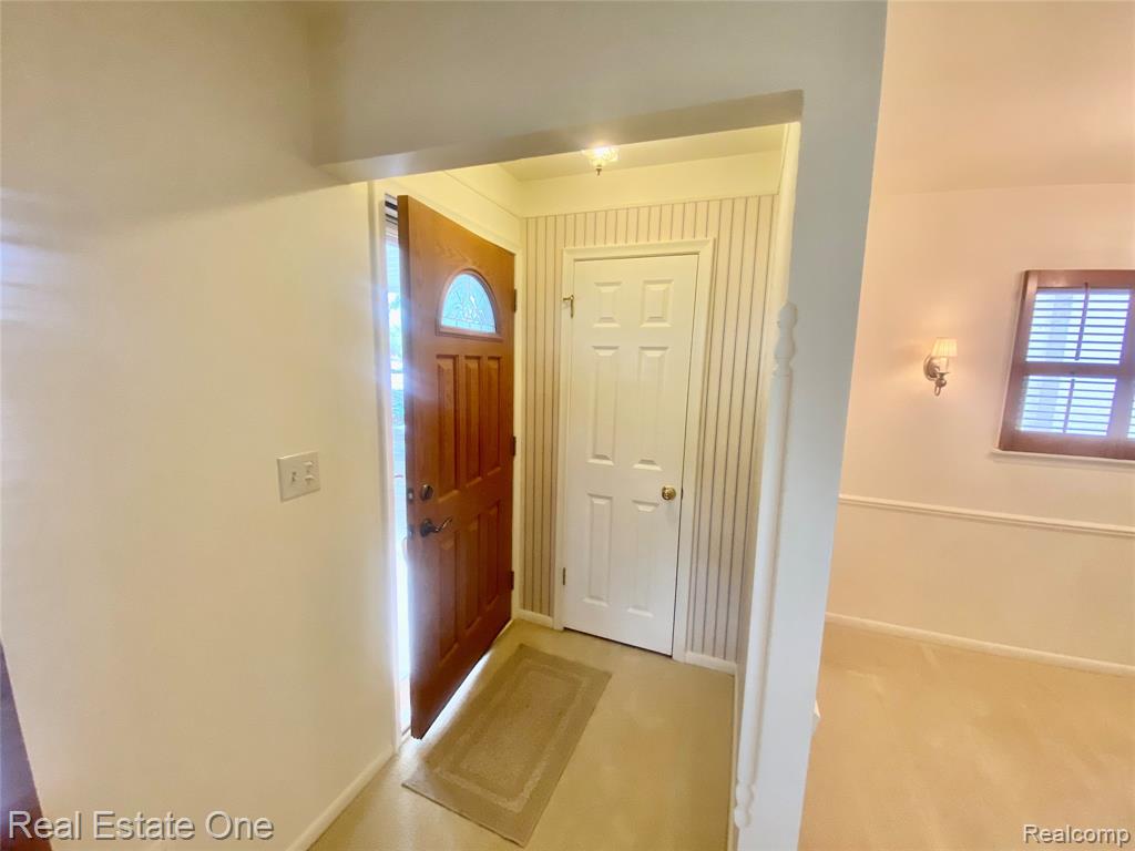 8262 Roselawn Street, Westland, MI — Photo 18