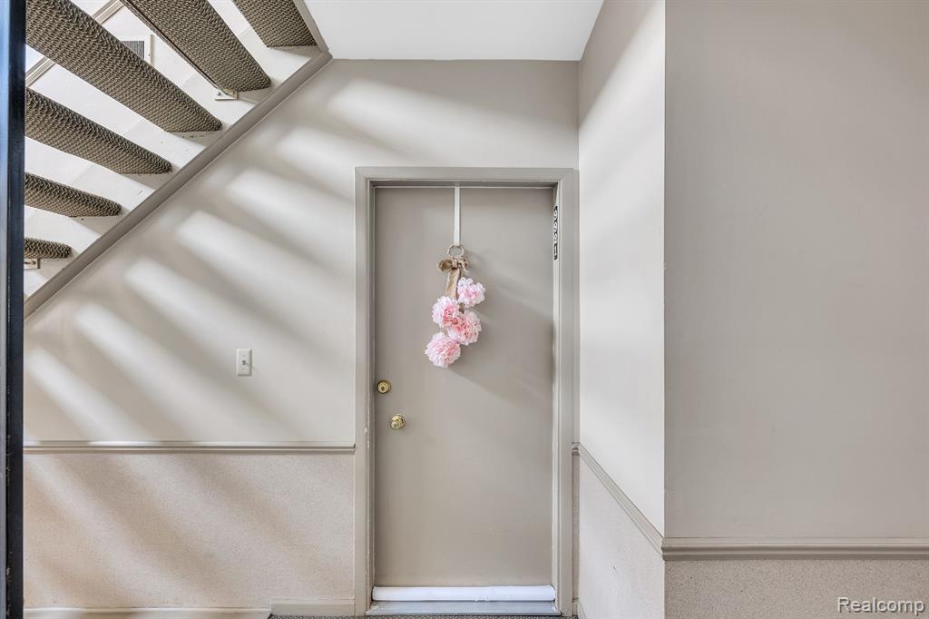 9921 ALLEN POINTE Drive, Allen Park, MI 48101 — Photo 12