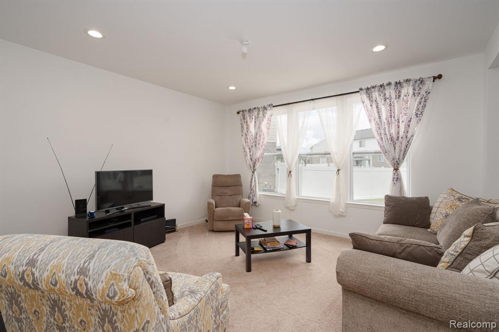48904 Carnegie Way, Macomb, MI 48042 — Photo 14