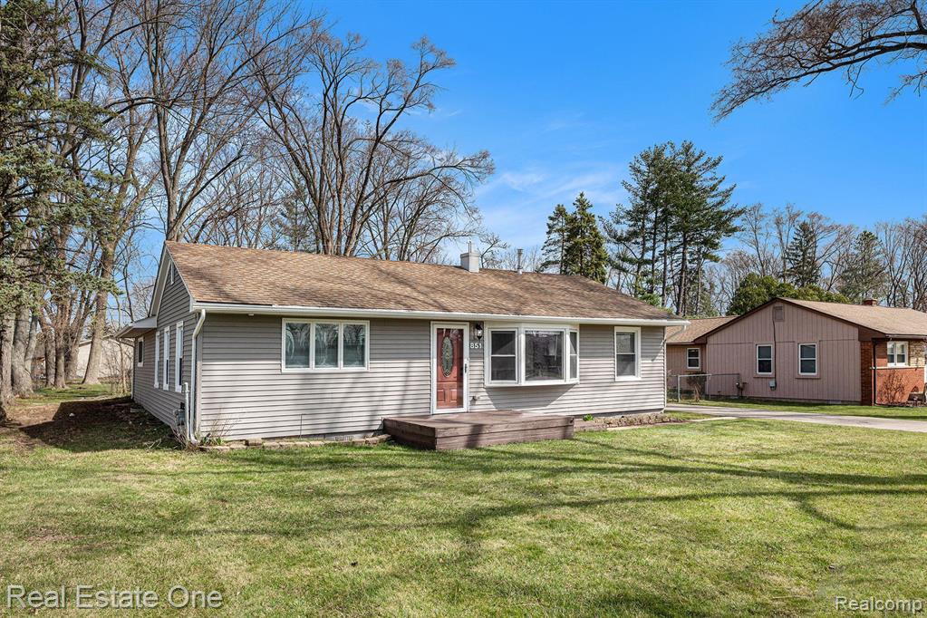 851 MARENGO Drive, Troy, MI 48085 — Photo 2