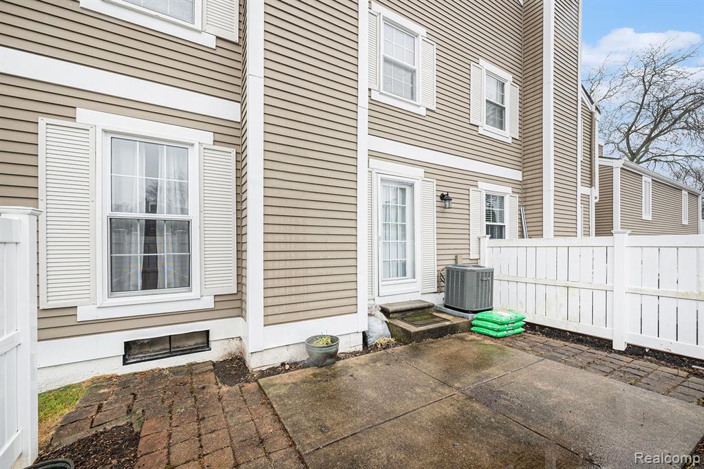 41712 Onaway Drive, Northville, MI 48167 — Photo 11