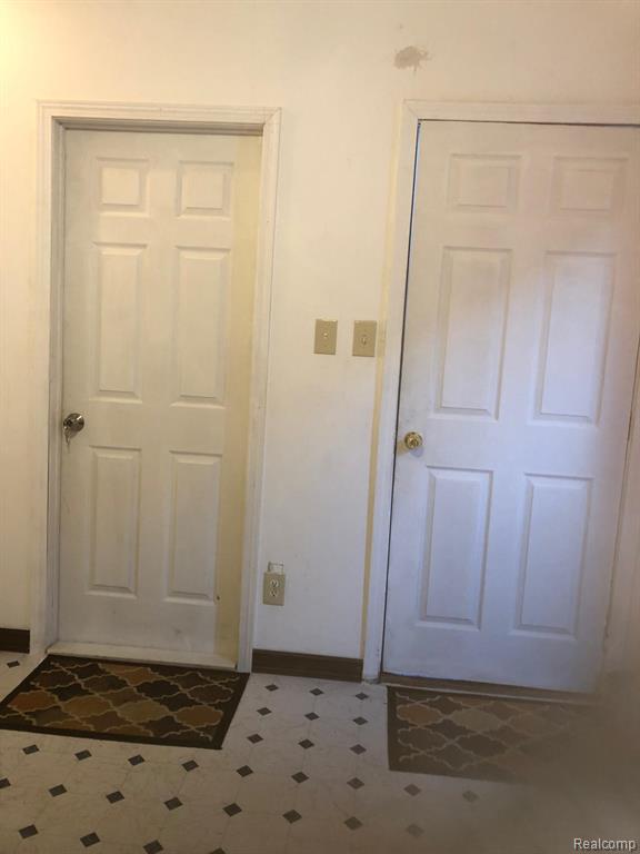 11844 Dwyer Street, Detroit, MI 48212 — Photo 9