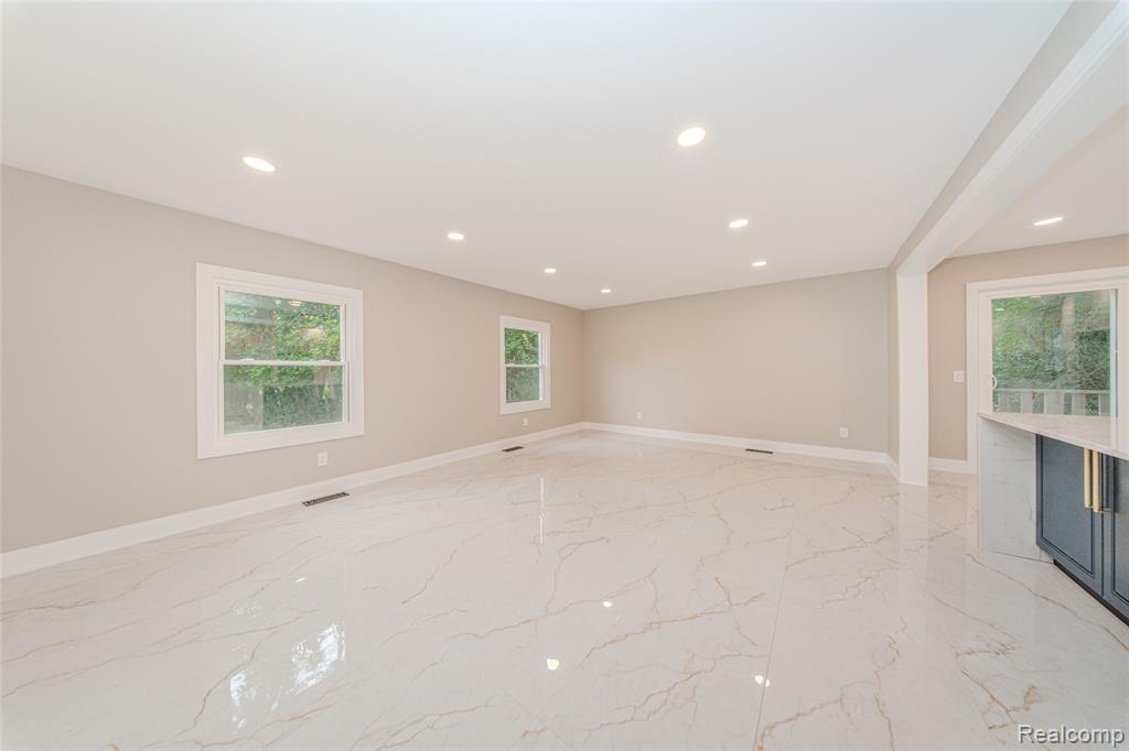 21993 Riverview Drive, Beverly Hills, MI 48025 — Photo 33