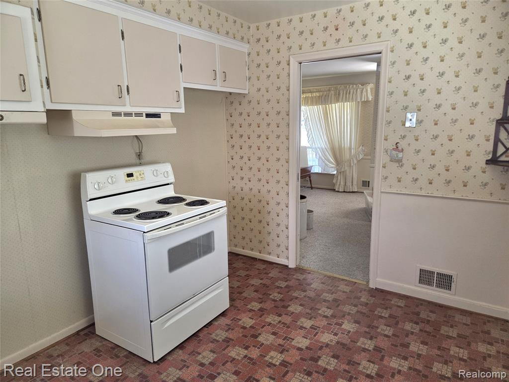 7946 McKinley Street, Taylor, MI 48180 — Photo 8