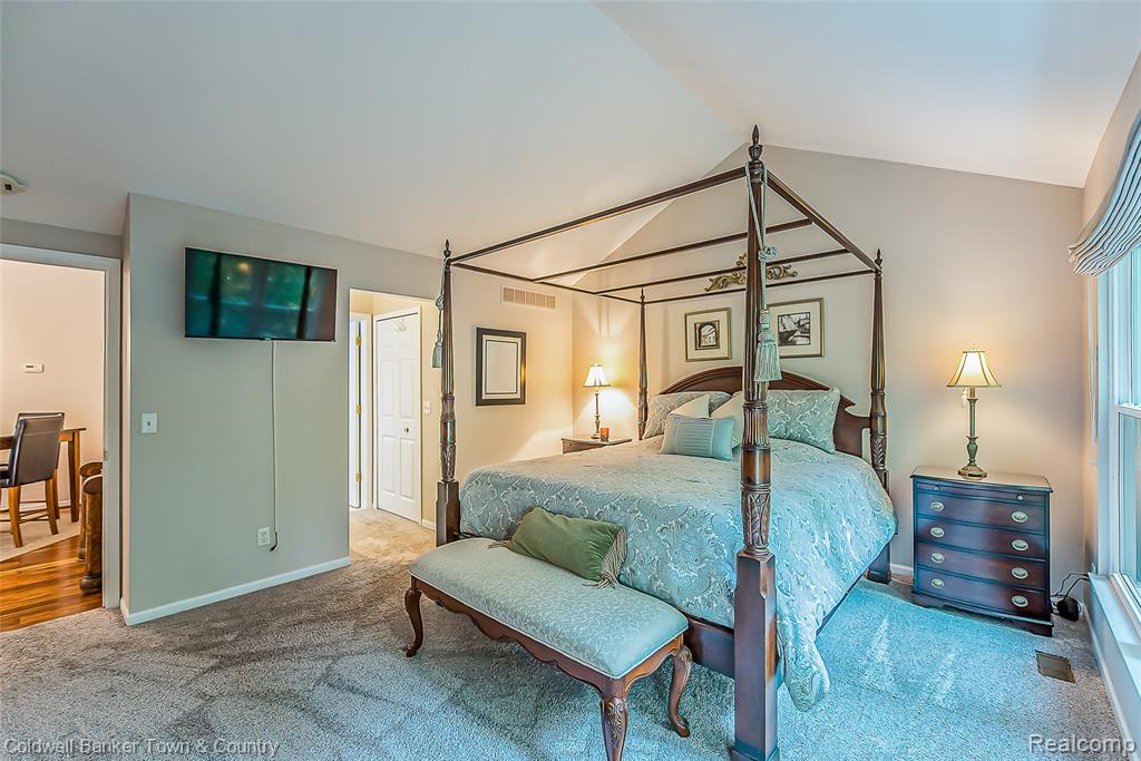 642 Chestnut Drive, Wixom, MI 48393 — Photo 17