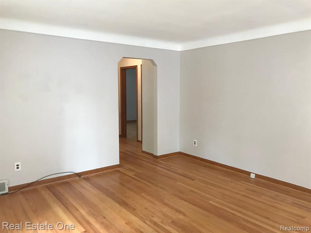 706 SYMES Avenue, Royal Oak, MI 48067 — Photo 4