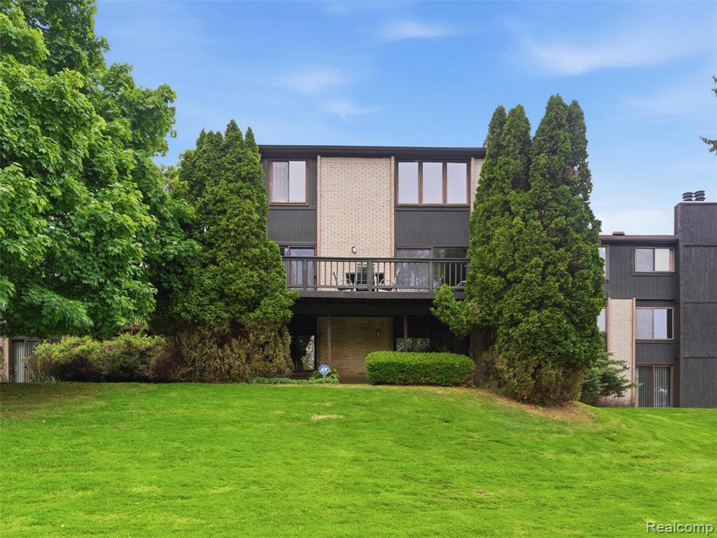4261 Wabeek Lake Drive S, Bloomfield Hills, MI 48302 — Photo 46