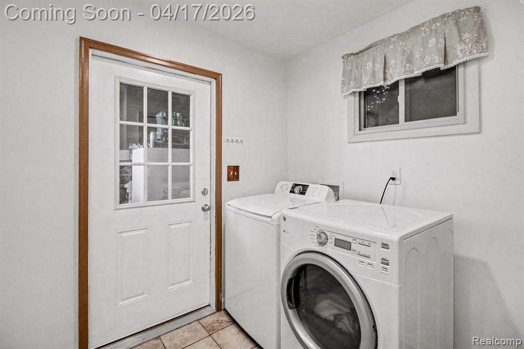 1612 Connecticut Street, Wolverine Lake, MI 48390 — Photo 17