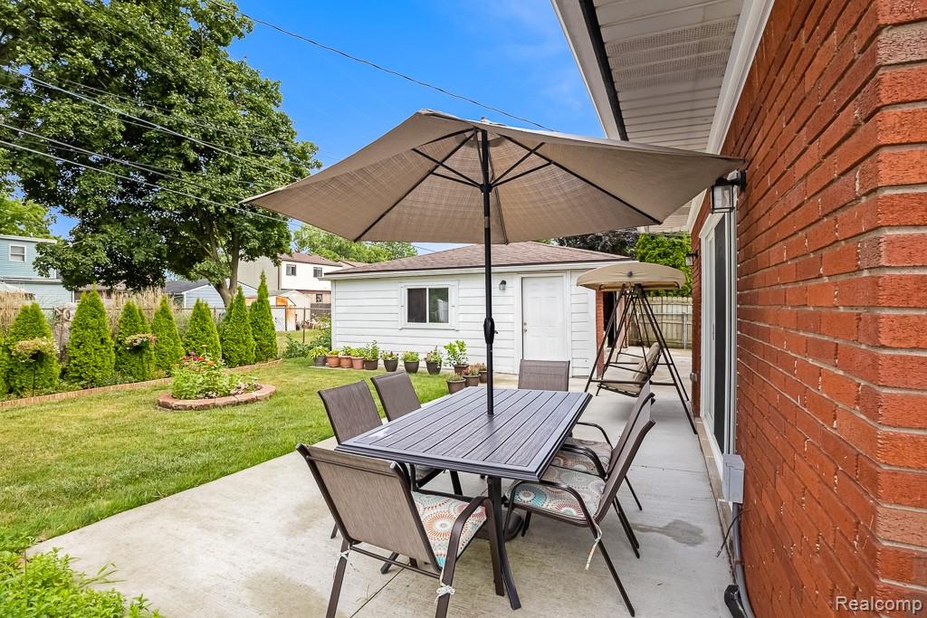 8100 Lochdale Street, Dearborn Heights, MI 48127 — Photo 23