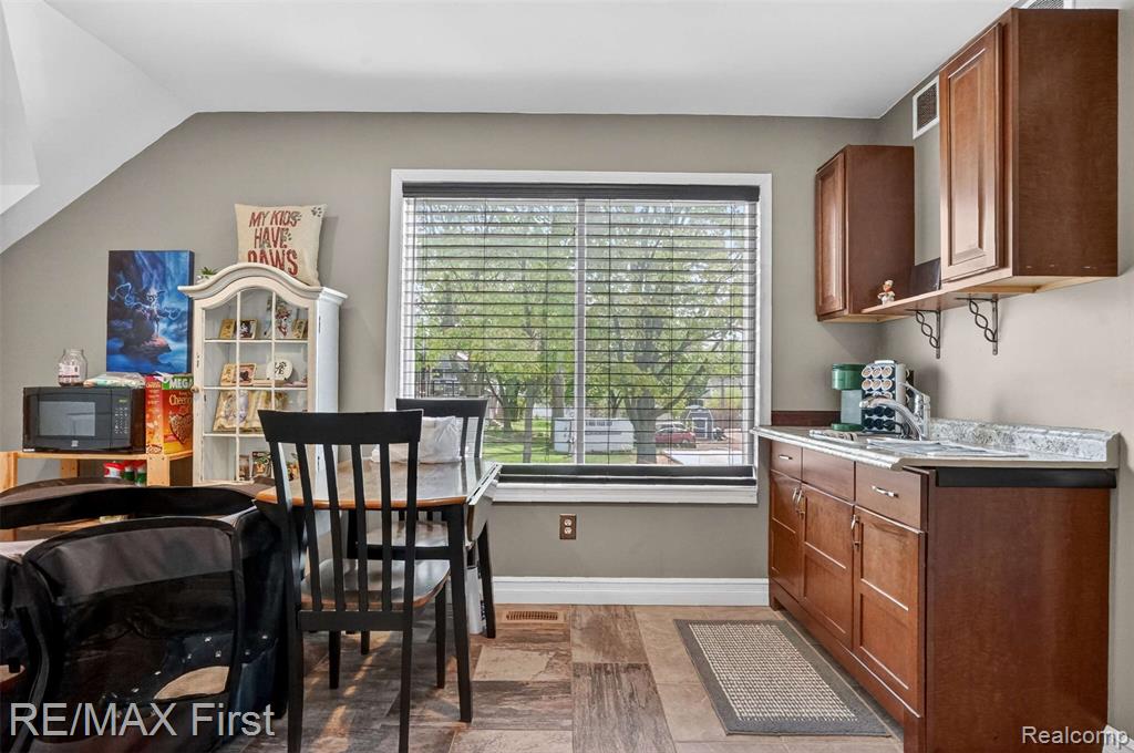 803 W University Drive, Rochester, MI 48307 — Photo 28