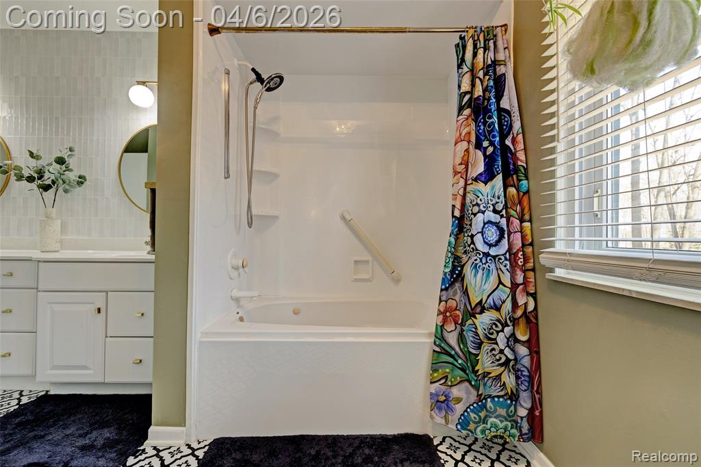 6332 Laura Lane, Flint, MI 48507 — Photo 18