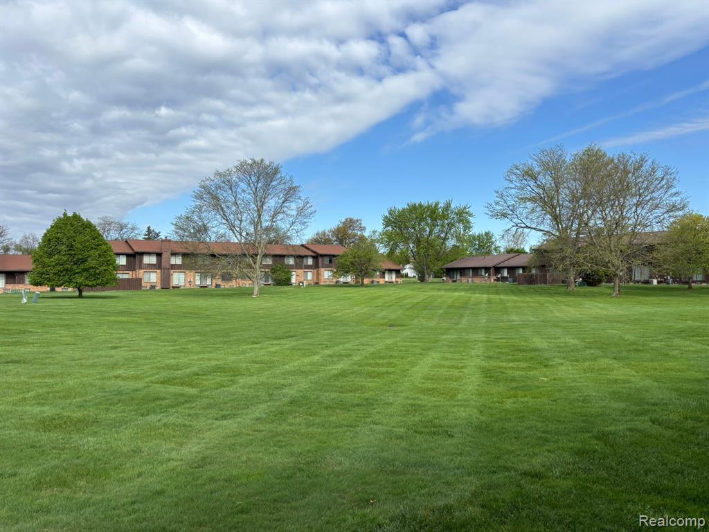 26411 SUMMERDALE Drive, Southfield, MI 48033 — Photo 21
