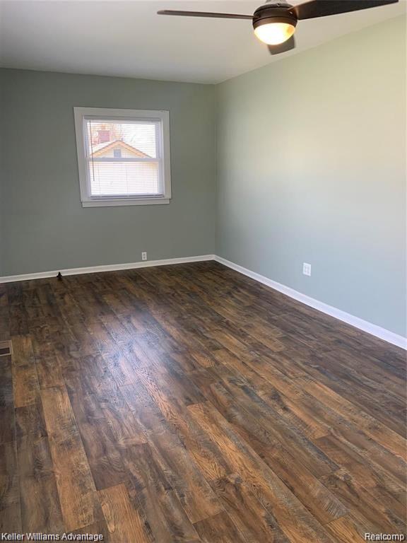 689 LUCILLE Drive, Wolverine Lake, MI 48390 — Photo 13