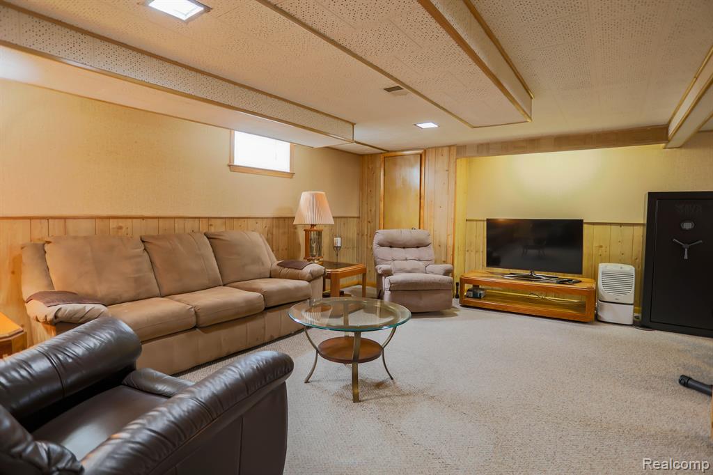 6832 Engleman, Center Line, MI 48015 — Photo 23